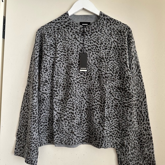 Monrow Vintage Black Mini Leopard Mock Neck Pullover NWT - Picture 4 of 8